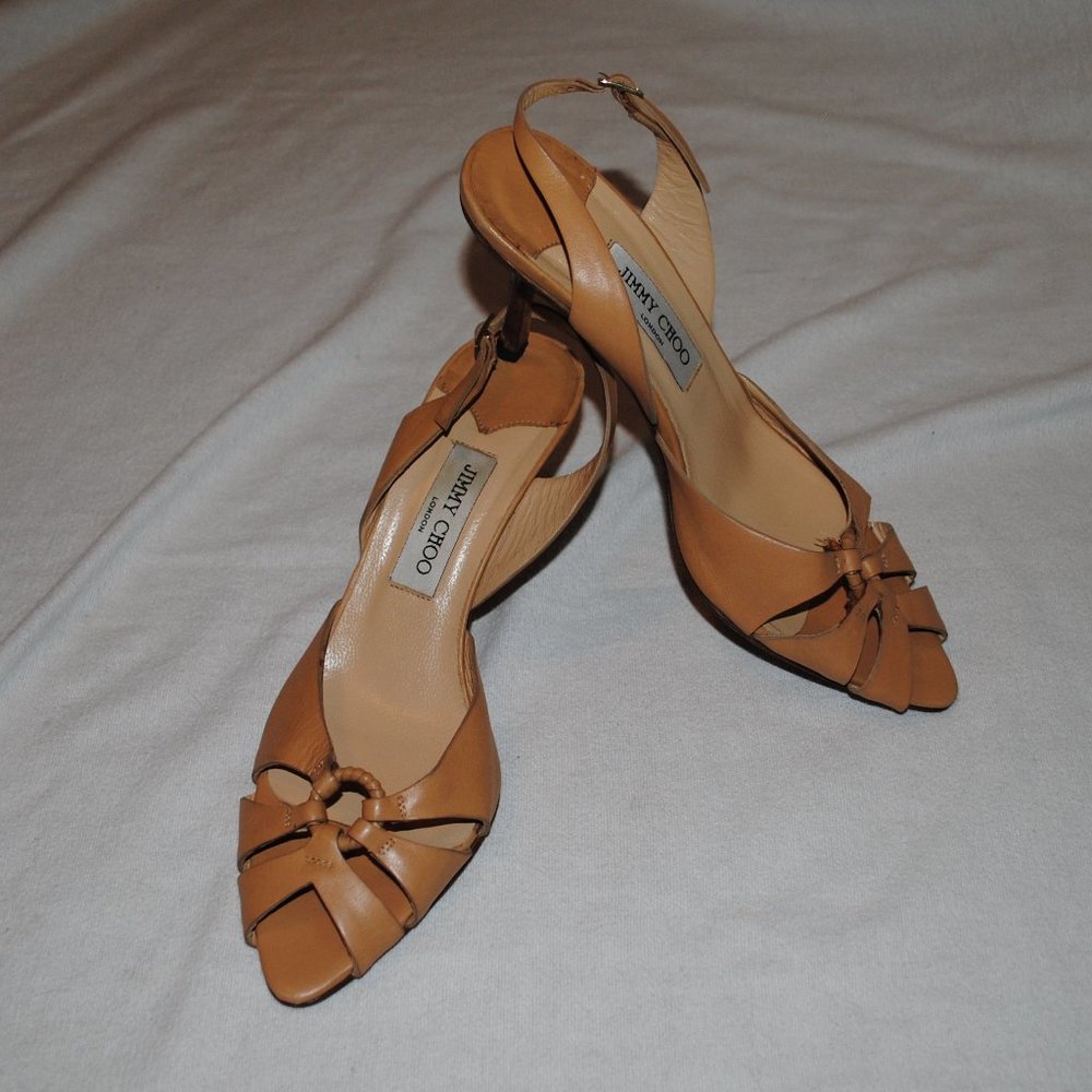 SZ 9.5 BEIGE LEATHER JIMMY CHOO 3IN HEELS
